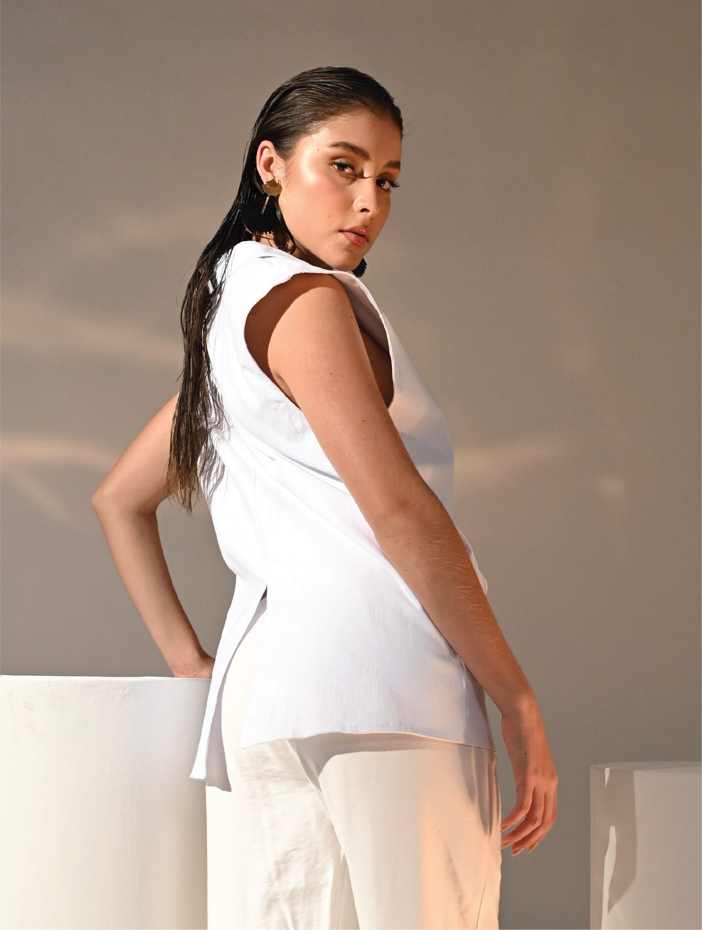 Chaleco clásico largo blanco Crystal Cascade