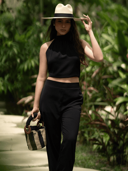 Top clásico corto espalda afuera negro Nuna