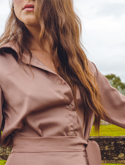 Camisa en seda suave con silueta ajustada Cristalina